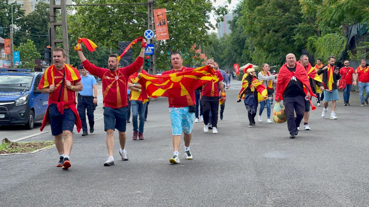 Nord-macedonenii, show în Centrul Vechi al Capitalei » Se îndreaptă acum spre Arena Națională