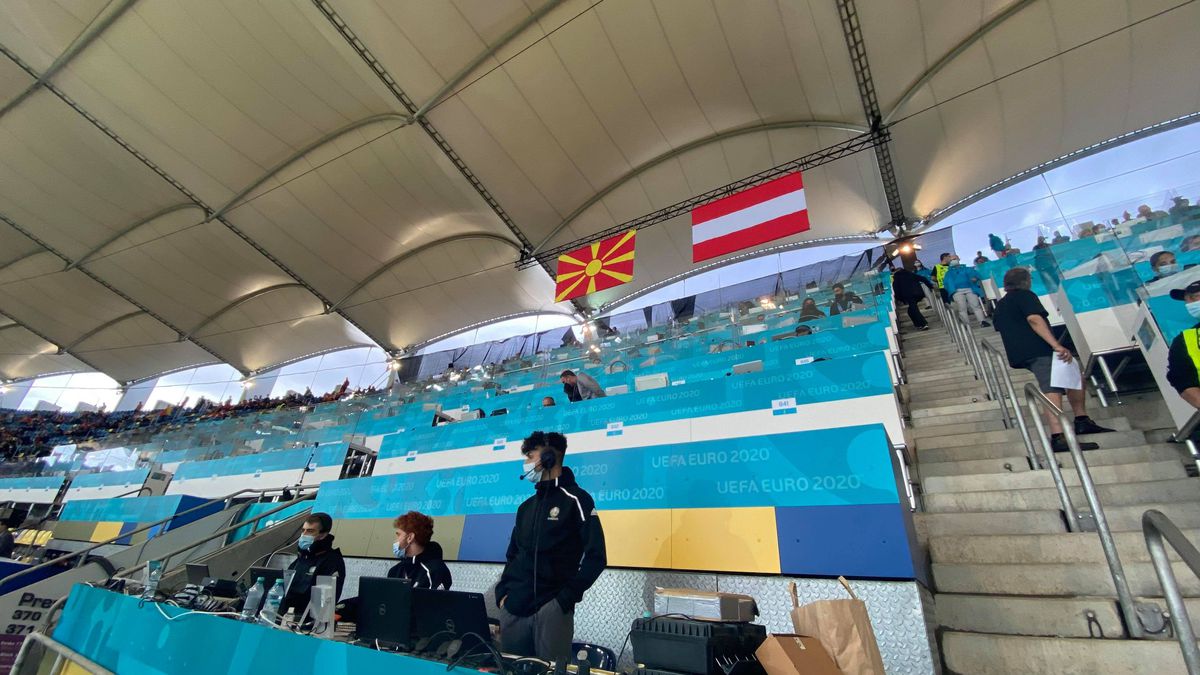 10 lucruri care nu s-au văzut la TV înainte de Austria - Macedonia de Nord » Am scăpat de bișnițari, stadionul s-a transformat