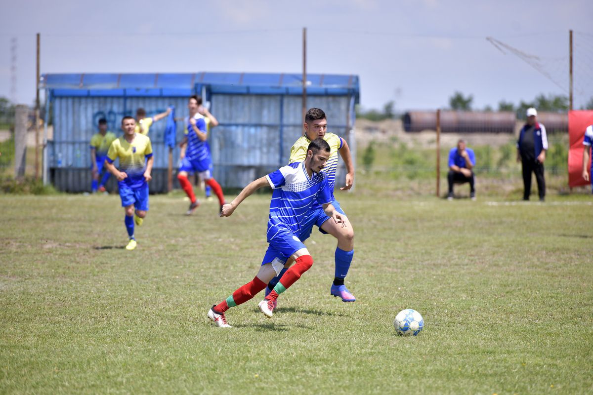 Arizona versus bătrânul Tarcisius » Primarul de 64 de ani a fost titular și echipa lui a luat 7 goluri cu mingile recuperate cu minciogul din canal!