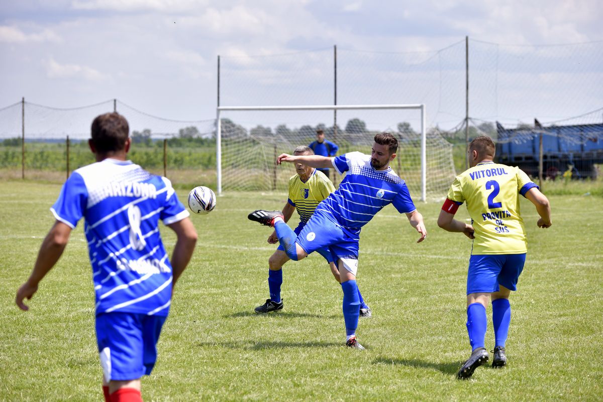 Arizona versus bătrânul Tarcisius » Primarul de 64 de ani a fost titular și echipa lui a luat 7 goluri cu mingile recuperate cu minciogul din canal!