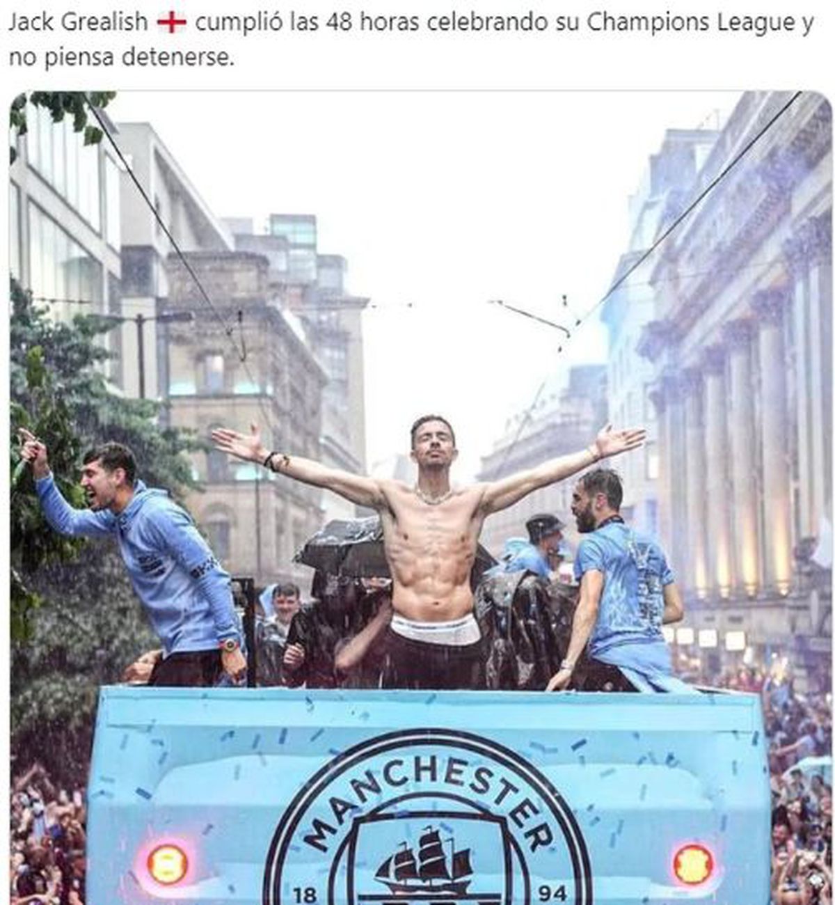 Nu, nu e Grealish! Cine e starul lui Manchester City care a vomitat în geanta mamei unui coechipier, la petrecerea „cetățenilor”