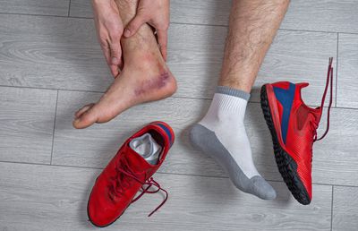 Tratamente recomandate pentru picioare umflate