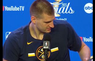 Starul NBA Nikola Jokic a scos telefonul să verifice mesajul de la Djokovic: „Chiar, ia să văd dacă m-a felicitat. Oh, rahat! Îl sting”