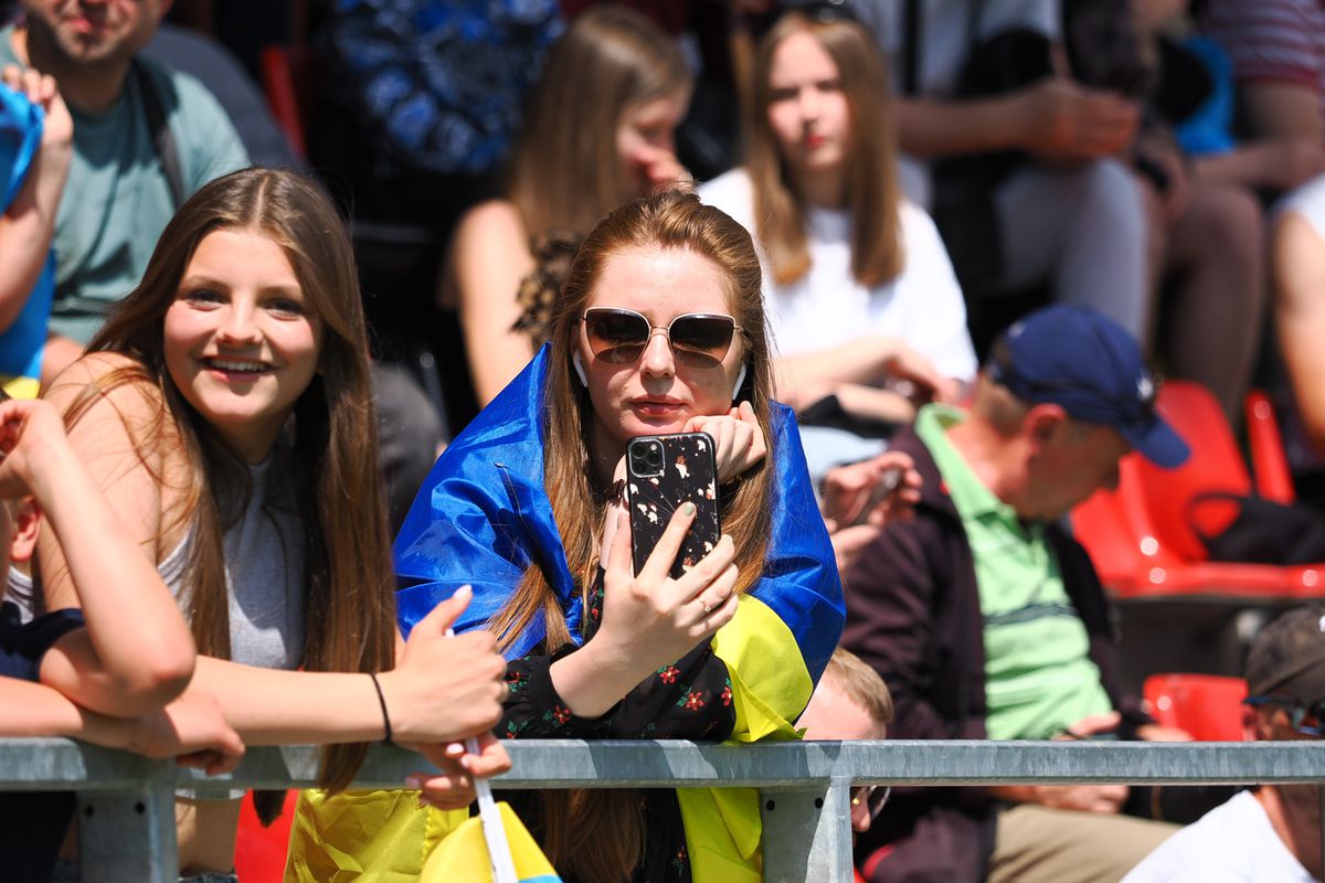 Ucraina învață să zâmbească din nou, alături de Mudryk și Zinchenko » Am asistat la primul antrenament al adversarei: chiote de bucurie în locul sirenelor și al războiului blestemat