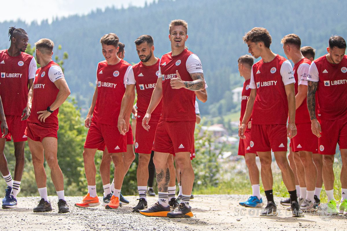 Dorinel Munteanu „rupe” pantele! Imaginile controversate din cantonamentul Oțelului s-au repetat