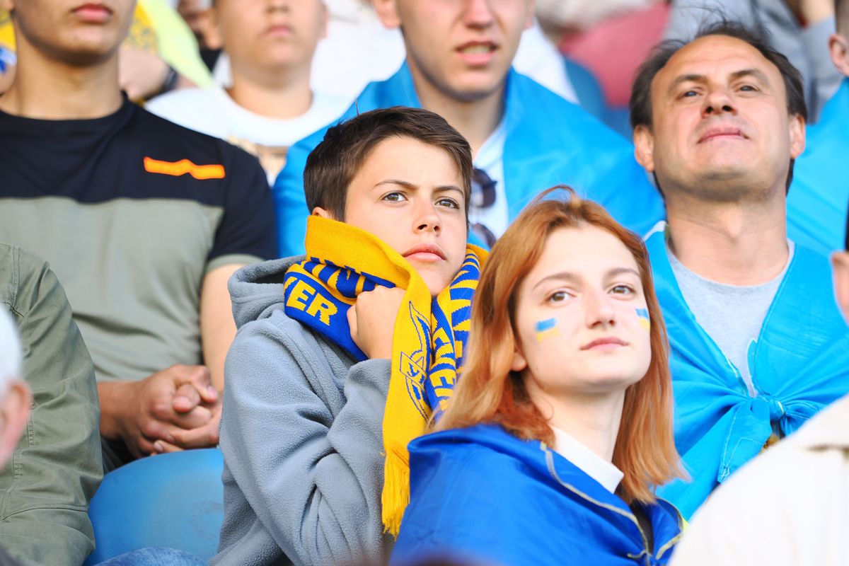 Ucraina învață să zâmbească din nou, alături de Mudryk și Zinchenko » Am asistat la primul antrenament al adversarei: chiote de bucurie în locul sirenelor și al războiului blestemat