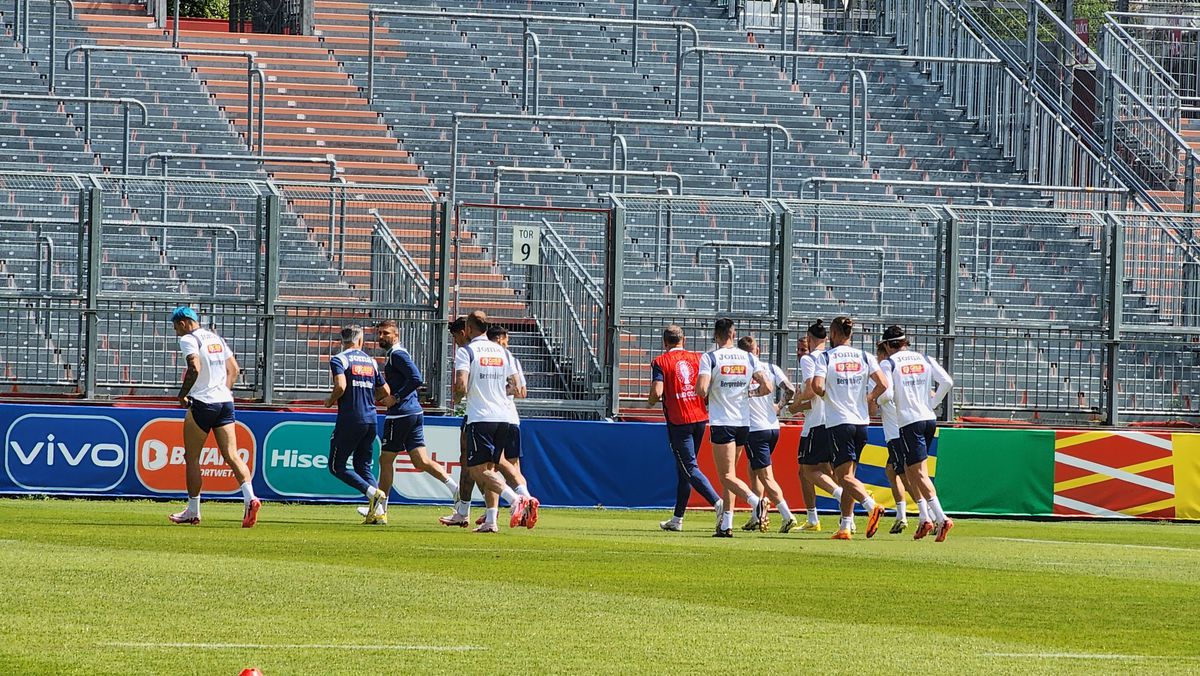 Aplicația secretă cu care „tricolorii” își spionează adversarii de la Euro: „Avem încărcate schemele de joc!”