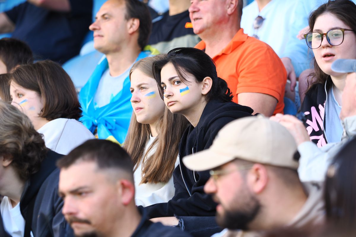 Ucraina învață să zâmbească din nou, alături de Mudryk și Zinchenko » Am asistat la primul antrenament al adversarei: chiote de bucurie în locul sirenelor și al războiului blestemat