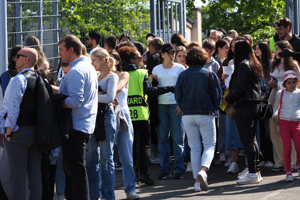 Ucraina învață să zâmbească din nou, alături de Mudryk și Zinchenko » Am asistat la primul antrenament al adversarei: chiote de bucurie în locul sirenelor și al războiului blestemat