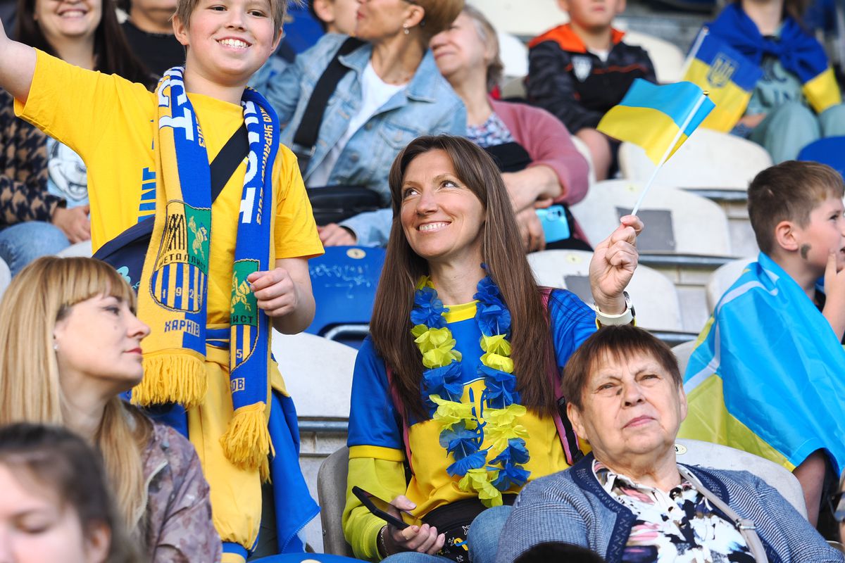 Ucraina învață să zâmbească din nou, alături de Mudryk și Zinchenko » Am asistat la primul antrenament al adversarei: chiote de bucurie în locul sirenelor și al războiului blestemat