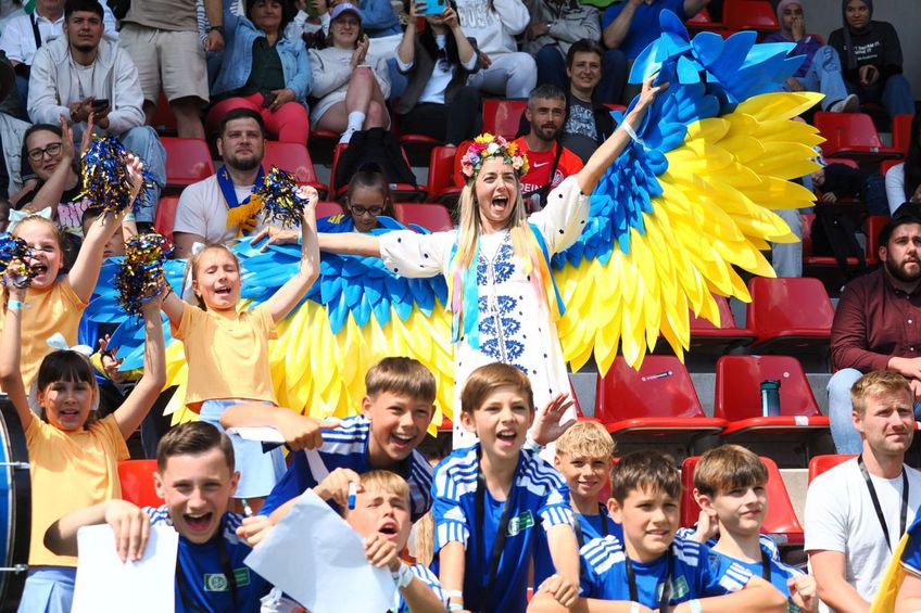 Aproximativ 2000 de fani au asistat în tribune la primul antrenament al Ucrainei în Germania. Foto: Ionuț Iordache (GSP)