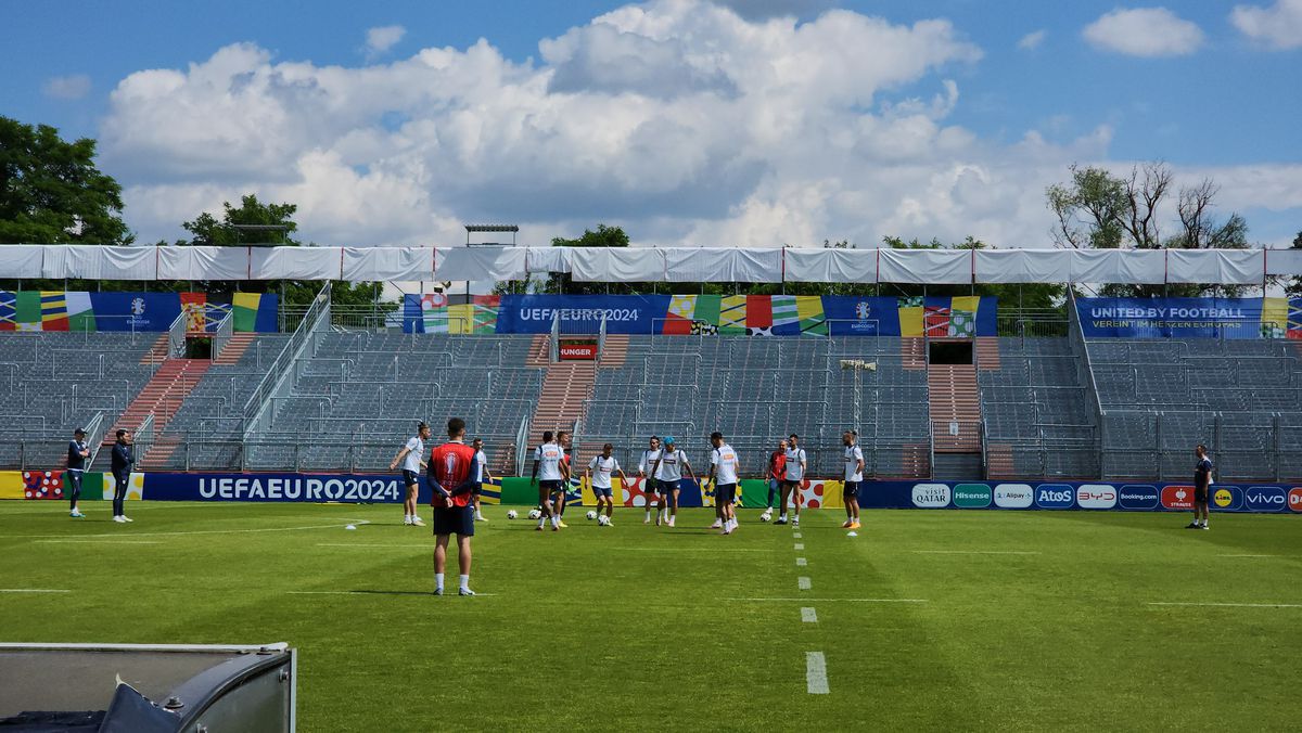 Aplicația secretă cu care „tricolorii” își spionează adversarii de la Euro: „Avem încărcate schemele de joc!”