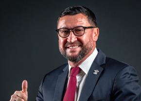 „E fratele meu, dar eu n-aș fi făcut niciodată asta” » Viorel Moldovan, criticat încă din prima zi la Rapid