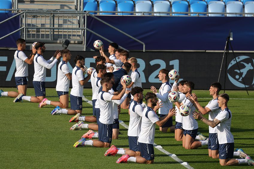 CORESPONDENȚĂ DIN SLOVACIA I-a pus în genunchi pe jucători! Antrenament oficial inedit al naționalei României înaintea meciului cu Spania, de la Euro U21