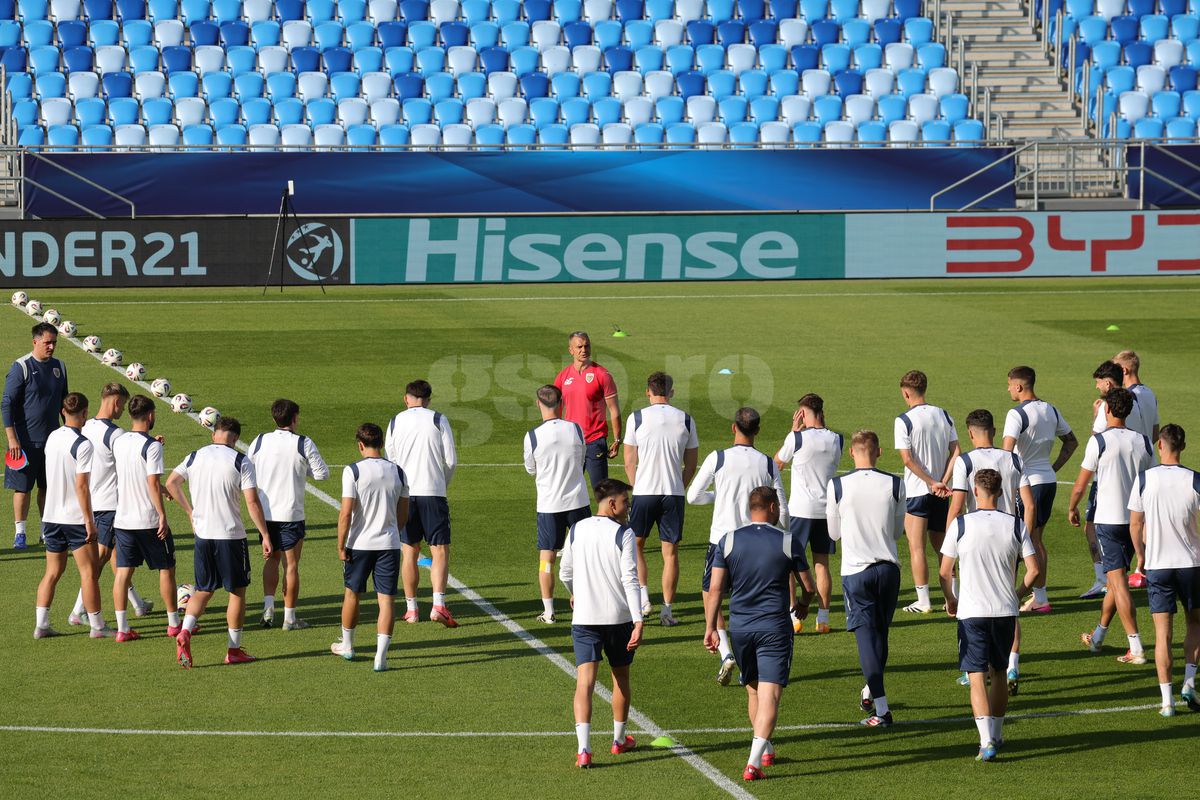 I-a pus în genunchi pe jucători! Antrenament oficial inedit al naționalei României înaintea meciului cu Spania, de la Euro U21