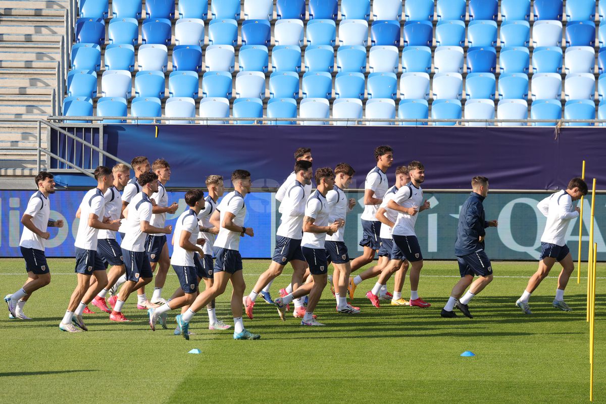 I-a pus în genunchi pe jucători! Antrenament oficial inedit al naționalei României înaintea meciului cu Spania, de la Euro U21