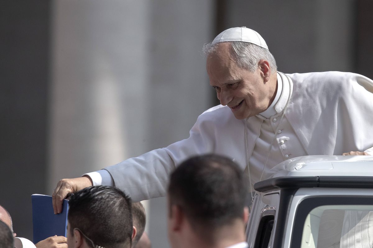 Papa Leon, cu șapca White Soxs