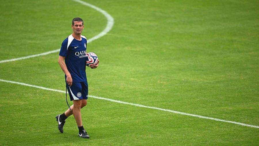 Cristi Chivu pregătește debutul la Pasadena al lui Inter, miercurea viitoare, contra lui Monterrey / Foto: inter.it Cristi Chivu a dat milităria jos din pod la Inter: „Este aspru ca șmirghelul”
