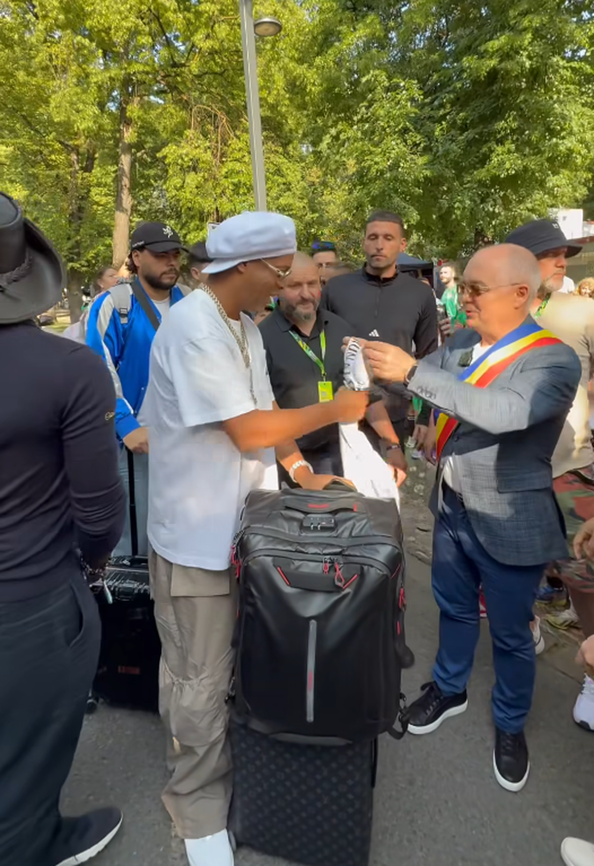 Ronaldinho a fost așteptat la Cluj de Emil Boc