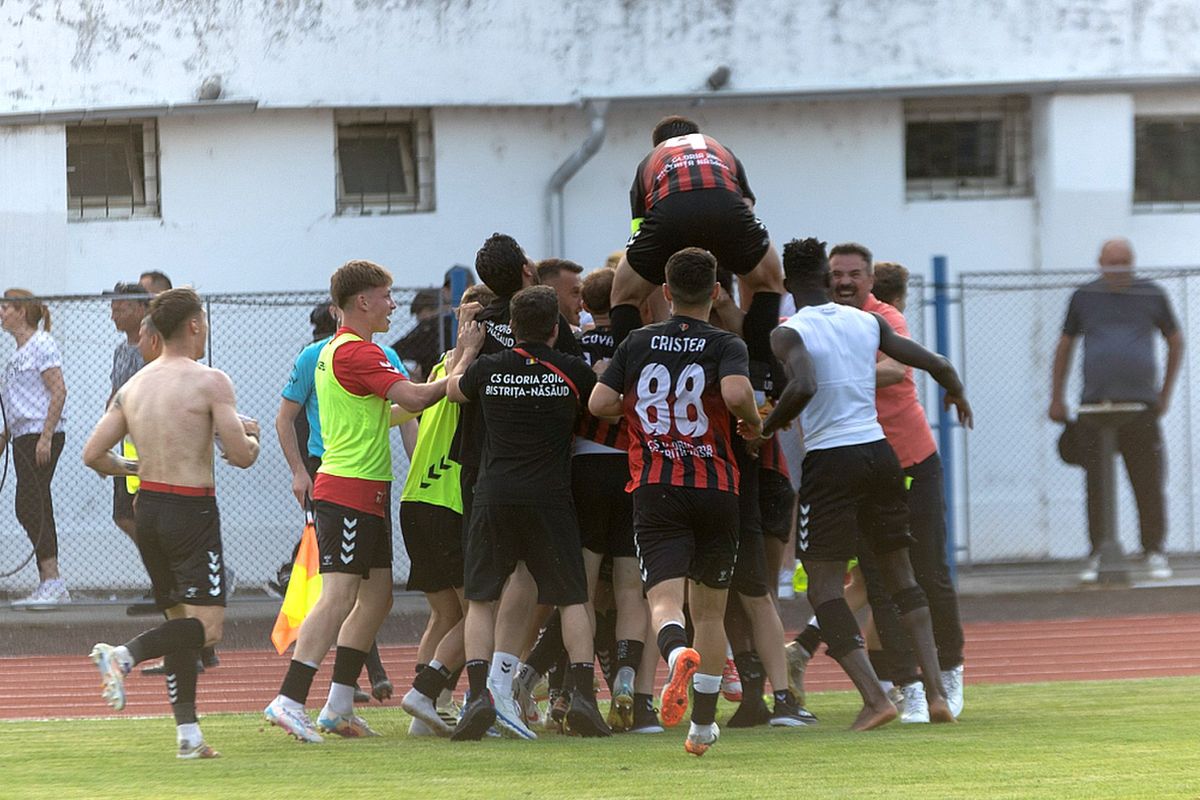 N-au drept de promovare, dar vor să-și ducă echipa locală în play-off: „Am putut cu Șelimbăr și aveam doar 15% din condițiile de aici!”