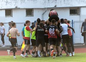 N-au drept de promovare, dar vor să-și ducă echipa locală în play-off: „Am putut cu Șelimbăr și aveam doar 15% din condițiile de aici!”