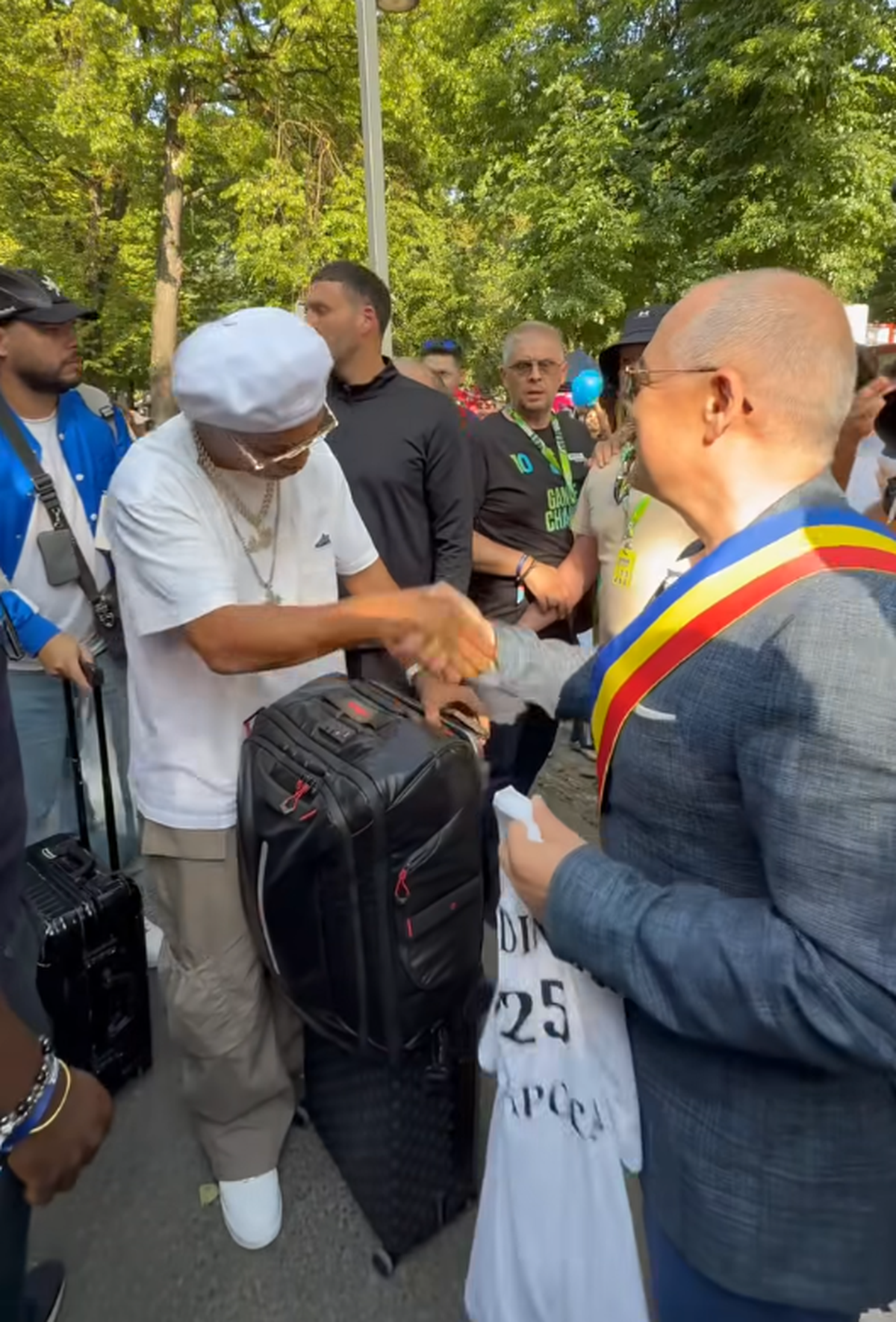 Ronaldinho a fost așteptat la Cluj de Emil Boc