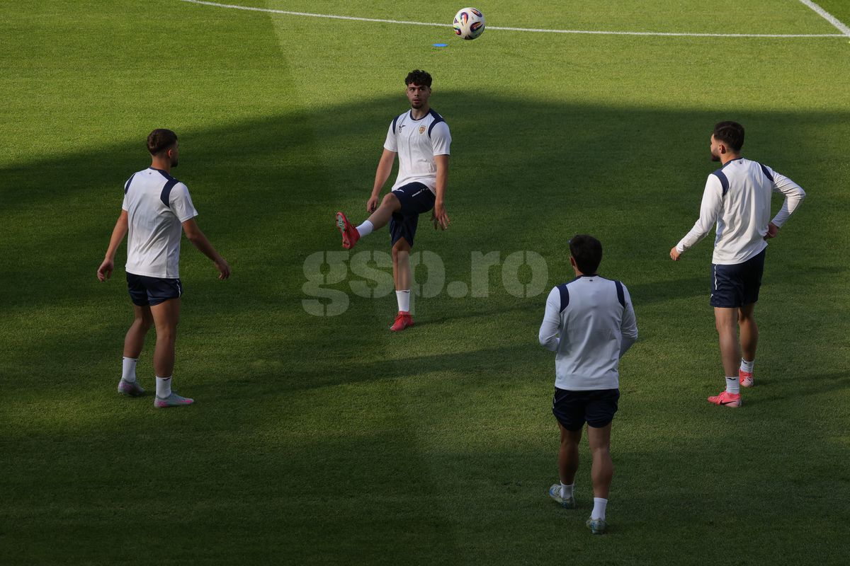 I-a pus în genunchi pe jucători! Antrenament oficial inedit al naționalei României înaintea meciului cu Spania, de la Euro U21