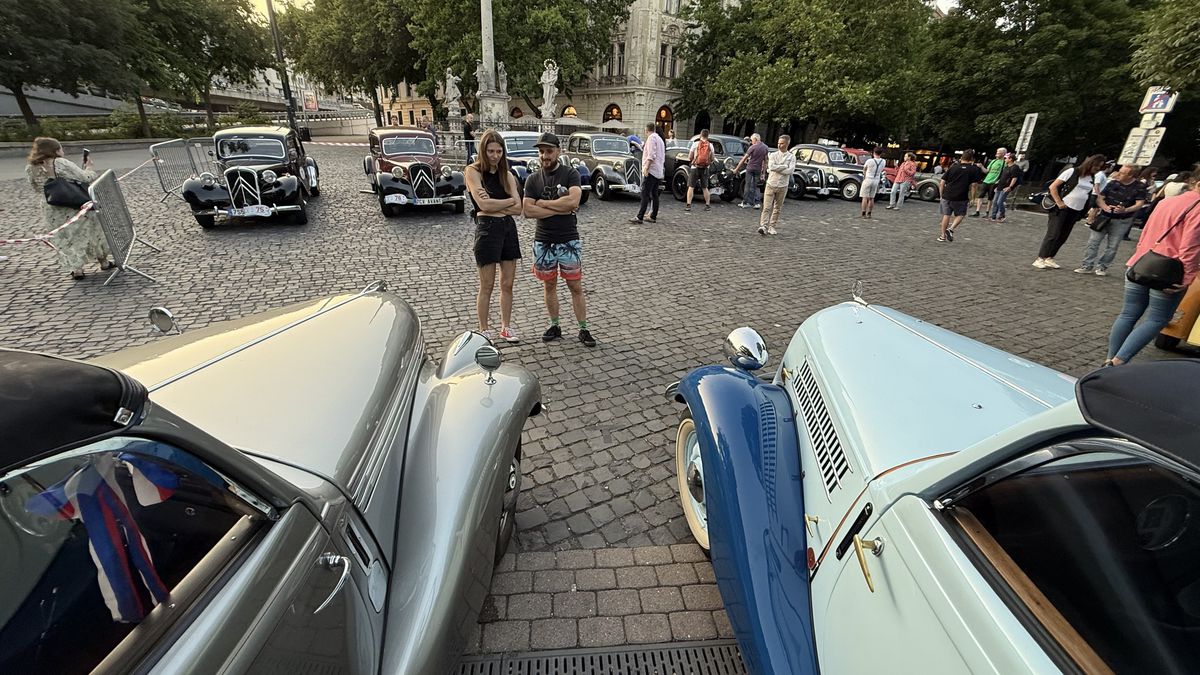 Imagini ca din perioada interbelică » Echipa GSP a participat la o cursă auto istorică: peste 100 de mașini de colecție