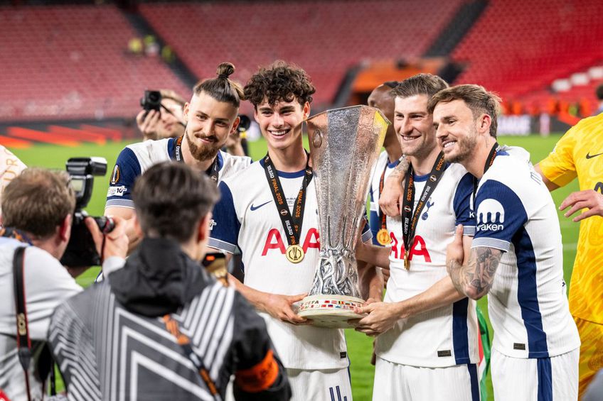 CORESPONDENȚĂ DIN SLOVACIA „Drăgușin e un monstru!” » Interviu EXCLUSIV cu coechipierul românului de la Tottenham: „Mi-a făcut treaba mai ușoară”