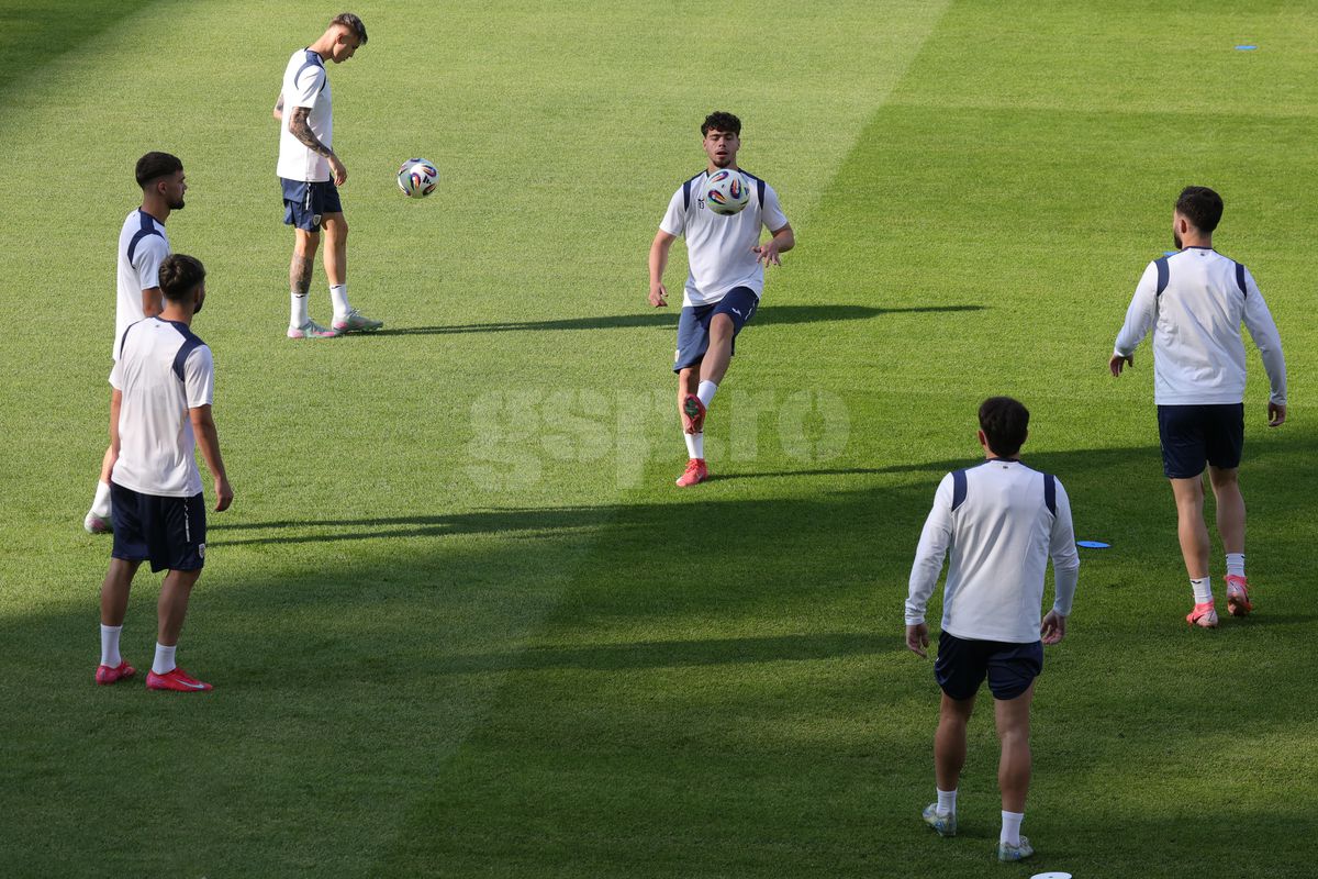 I-a pus în genunchi pe jucători! Antrenament oficial inedit al naționalei României înaintea meciului cu Spania, de la Euro U21