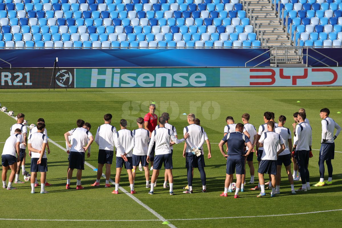 I-a pus în genunchi pe jucători! Antrenament oficial inedit al naționalei României înaintea meciului cu Spania, de la Euro U21