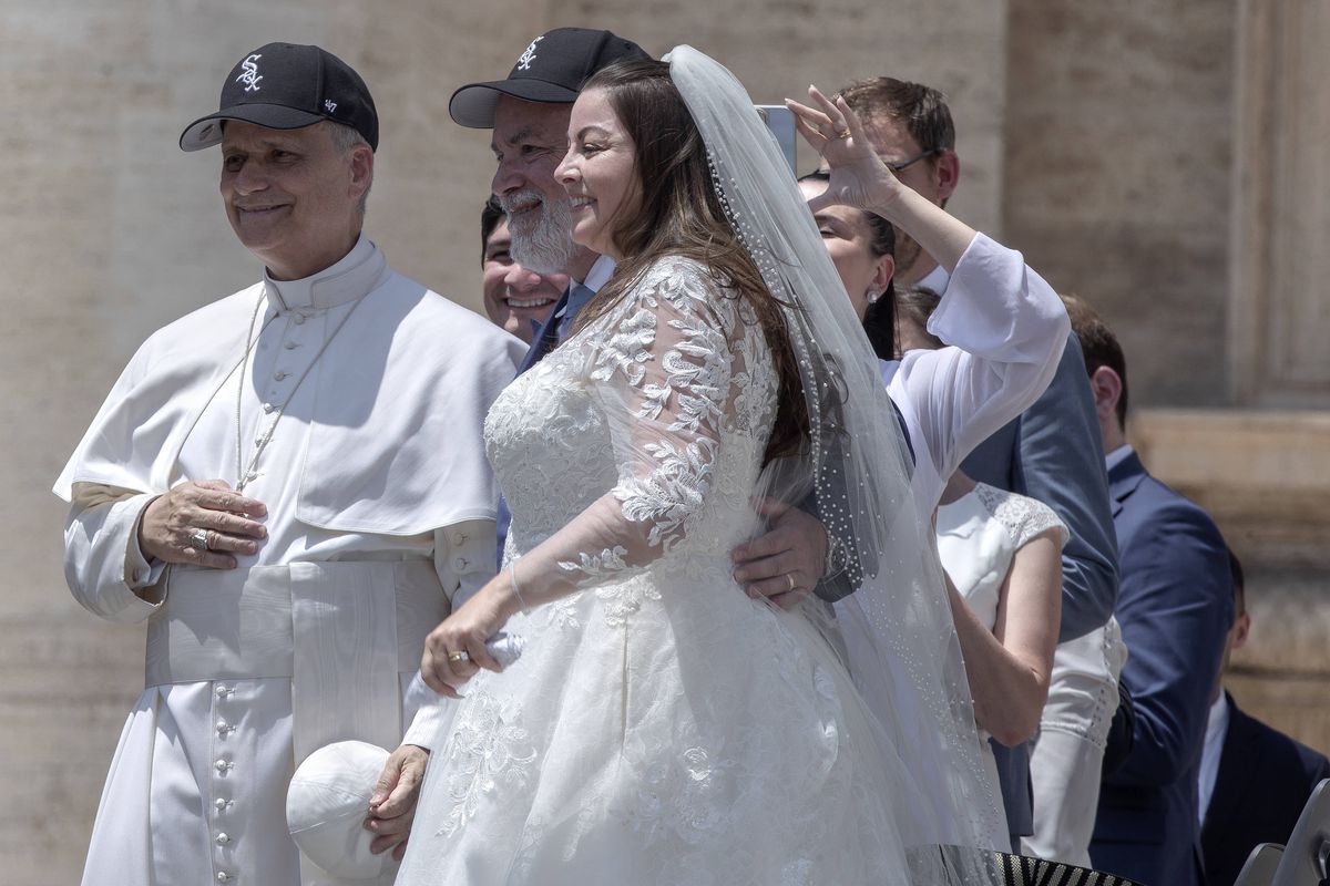 Papa Leon, cu șapca White Soxs