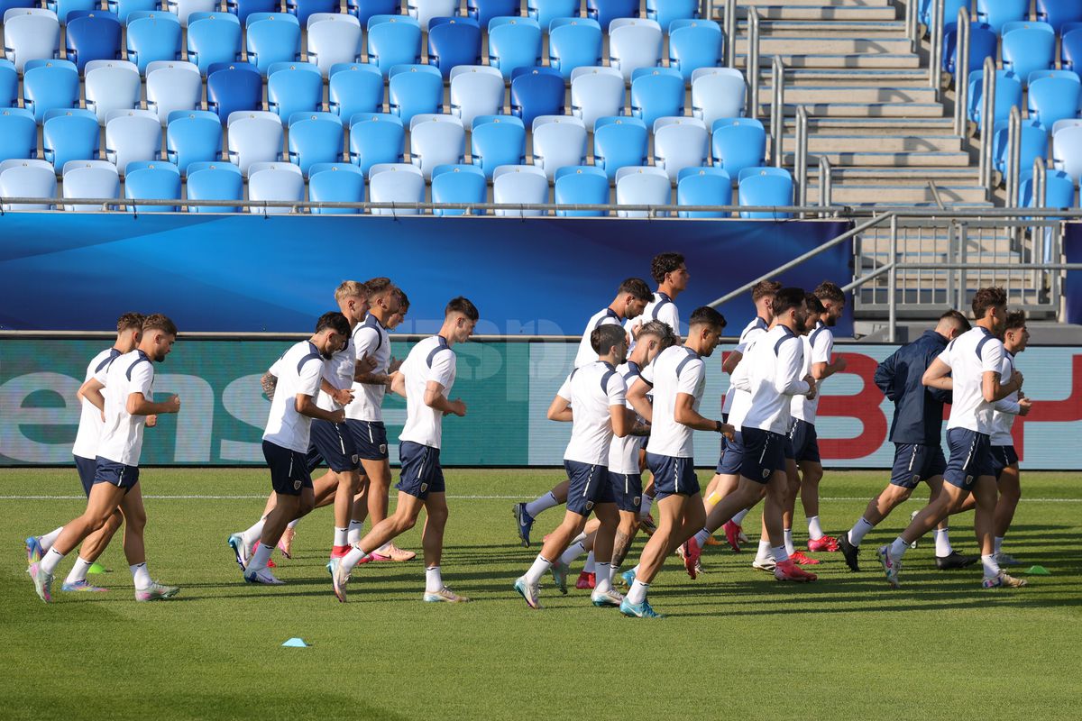 I-a pus în genunchi pe jucători! Antrenament oficial inedit al naționalei României înaintea meciului cu Spania, de la Euro U21