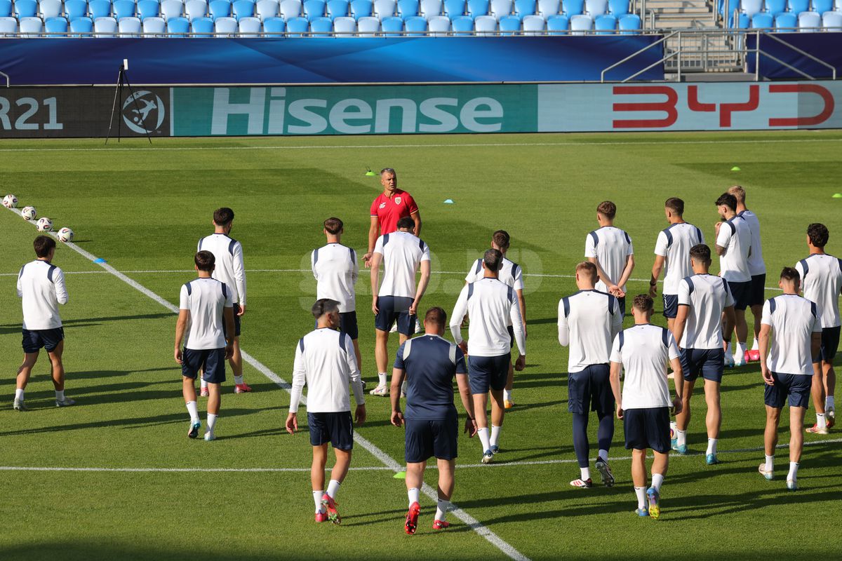 I-a pus în genunchi pe jucători! Antrenament oficial inedit al naționalei României înaintea meciului cu Spania, de la Euro U21