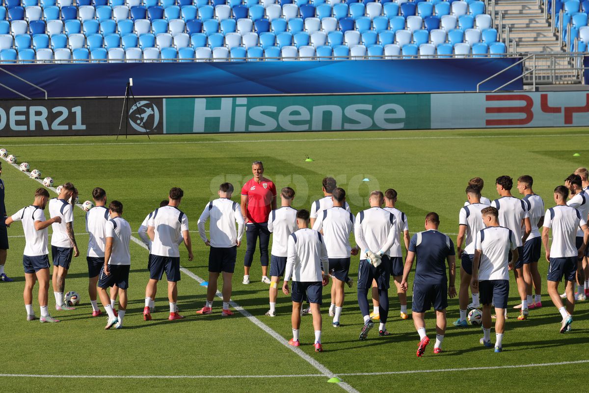I-a pus în genunchi pe jucători! Antrenament oficial inedit al naționalei României înaintea meciului cu Spania, de la Euro U21