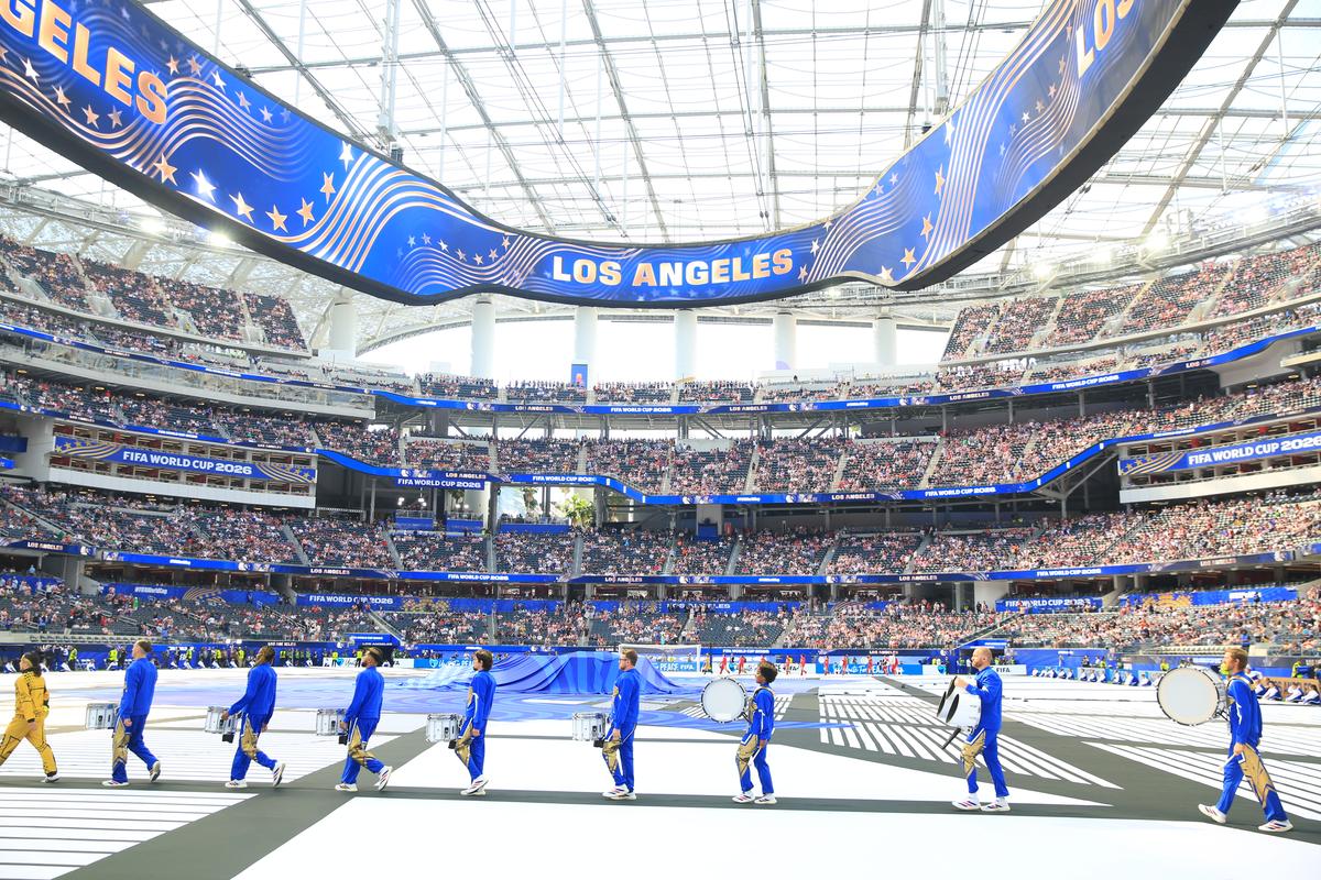 Imagini cu arena SoFi din Los Angeles 2