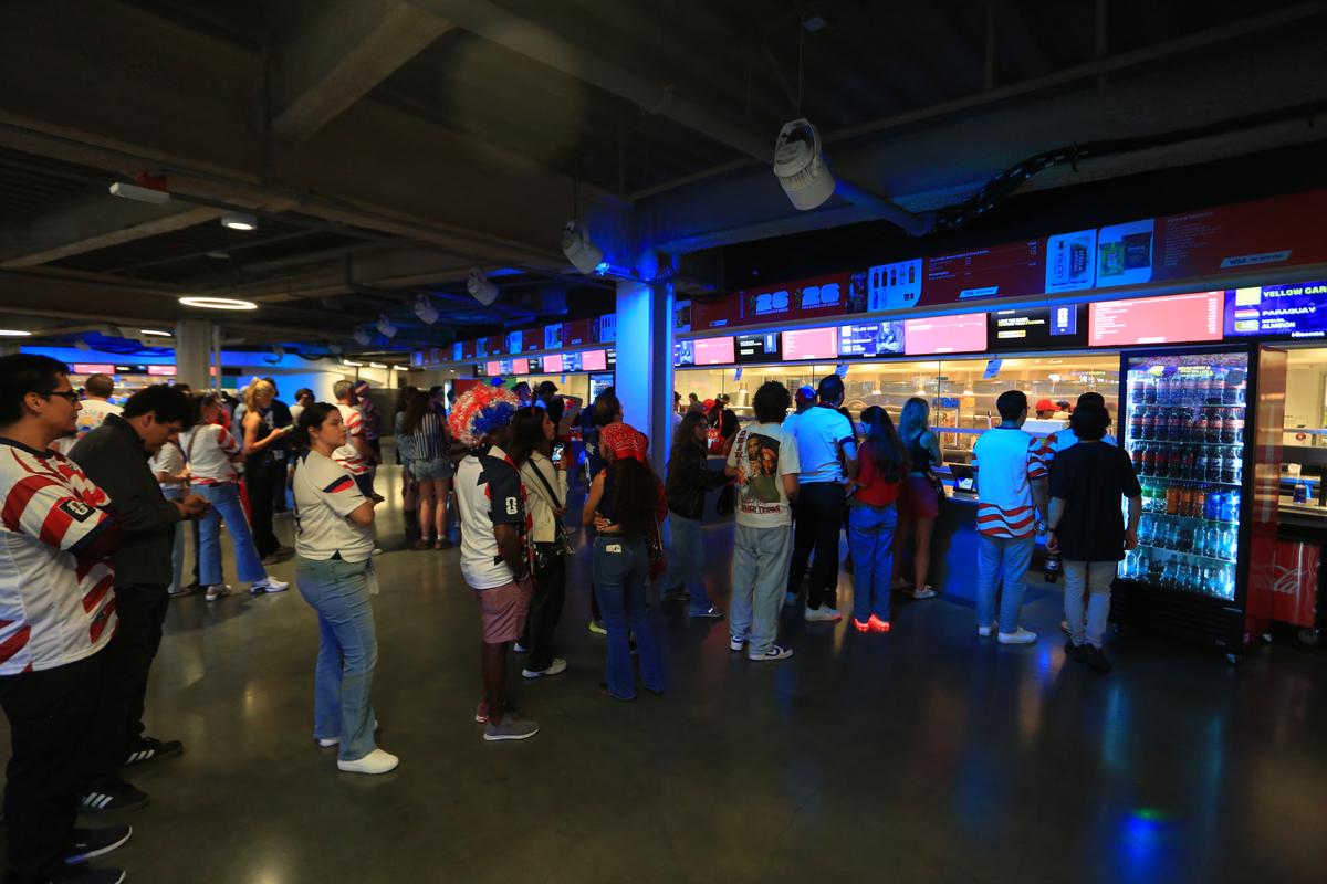 Imagini cu arena SoFi din Los Angeles 2
