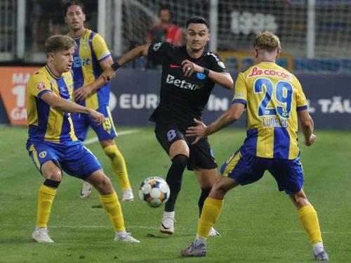 Tommy Jyry (în stânga) a fost un fotbalist important al Petrolului
Foto GSP