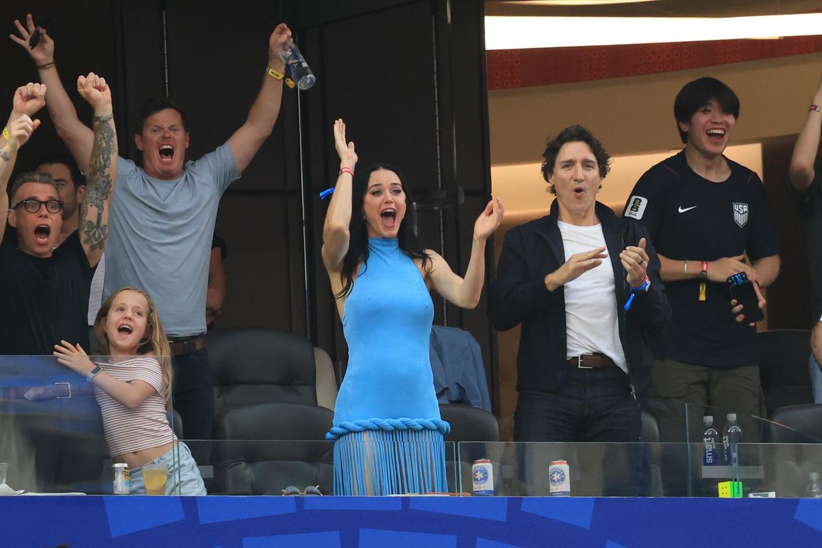 Katy Perry, în centrul atenției la SUA – Paraguay, alături de fostul prim-ministru