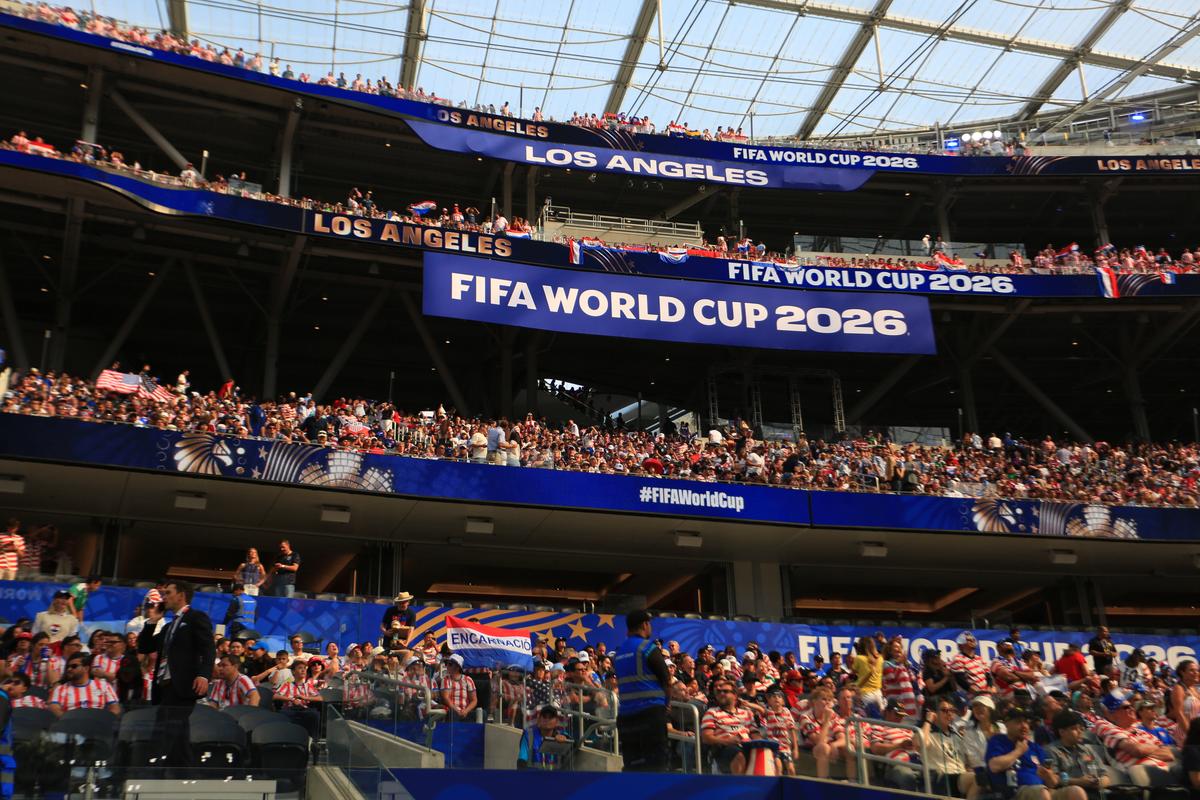 Imagini cu arena SoFi din Los Angeles 2