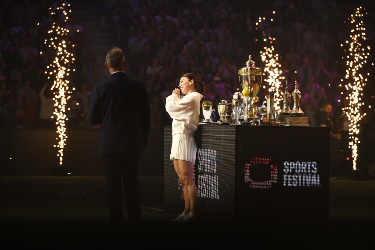 Discursul Simonei Halep nu se putea încheia într-un mod mai emoționant: „Vreau să rămâneți puțin în picioare!”