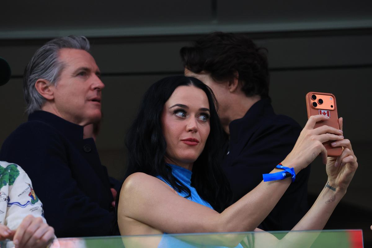 Katy Perry, în centrul atenției la SUA – Paraguay, alături de fostul prim-ministru