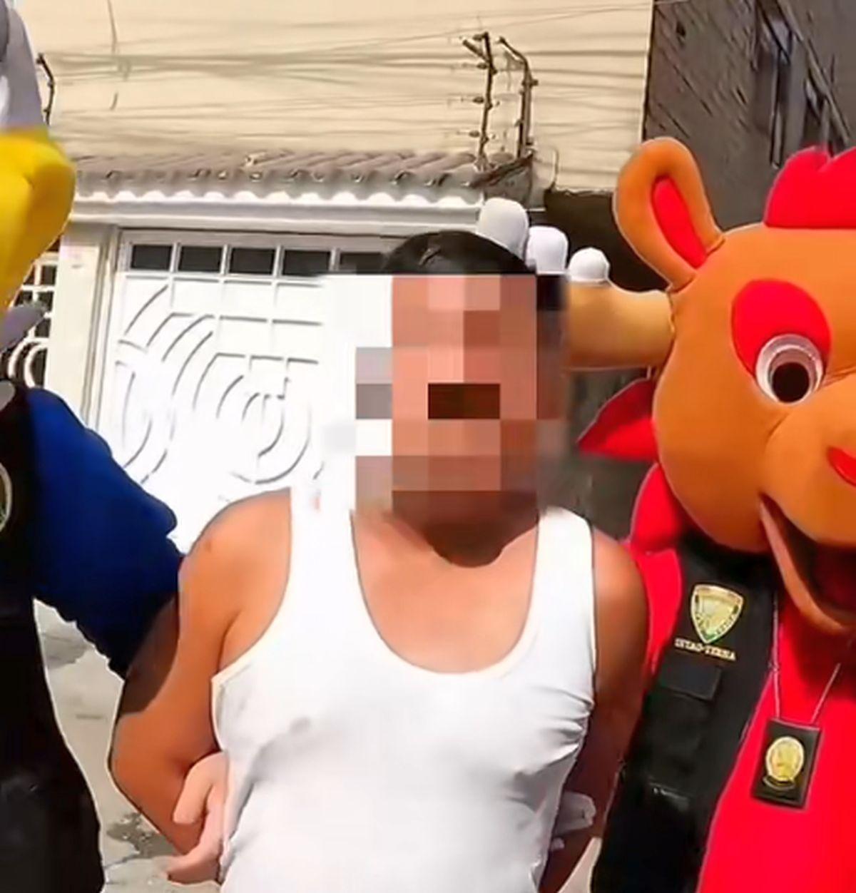 L-au săltat Maple și Clutch! Polițiștii s-au costumat în mascotele Cupei Mondiale pentru a captura un traficant de droguri