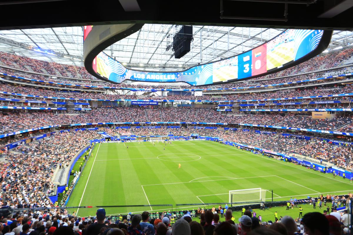 Imagini cu arena SoFi din Los Angeles 2