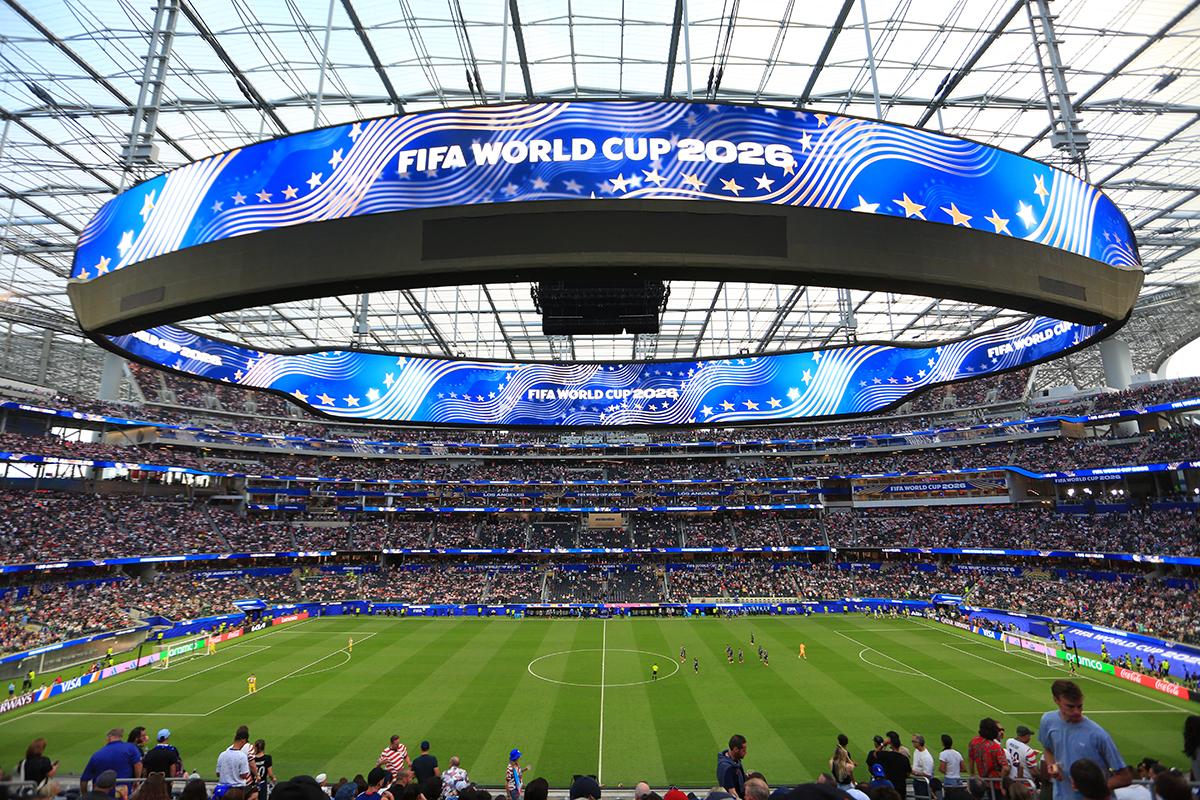 Poftiți în viitor! SUA - Paraguay s-a jucat pe cel mai scump stadion din lume, care ne-a arătat cum va arăta fotbalul de mâine