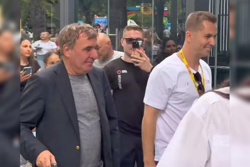 Ianis și Gică Hagi au sosit la Cluj-Napoca pentru meciul de retragere al Simonei Halep