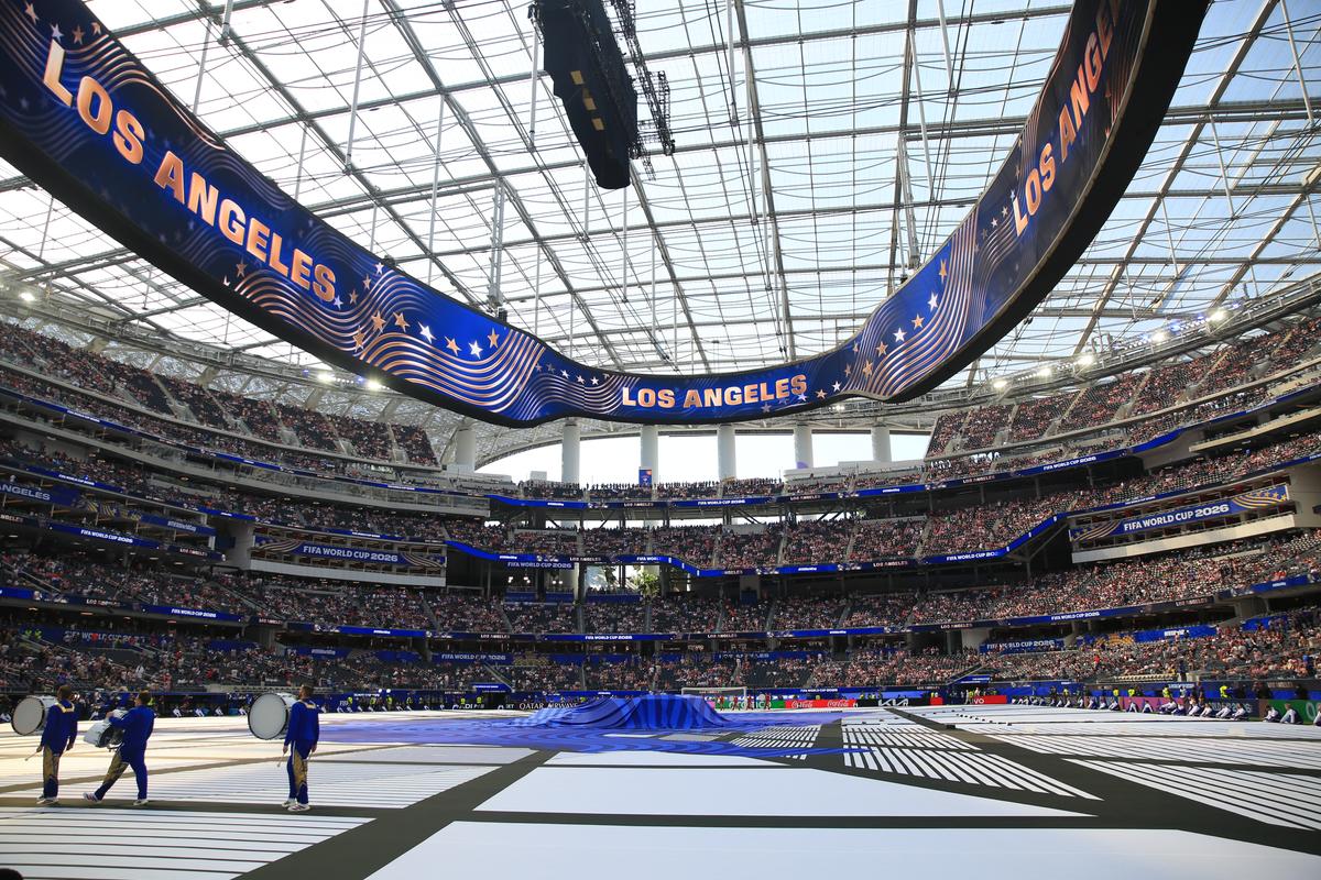 Imagini cu arena SoFi din Los Angeles 2