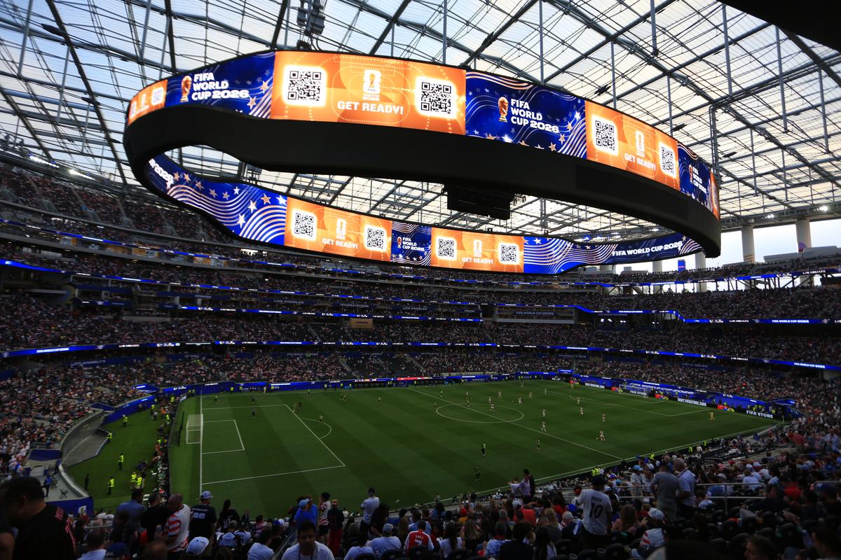 Imagini cu arena SoFi din Los Angeles 2