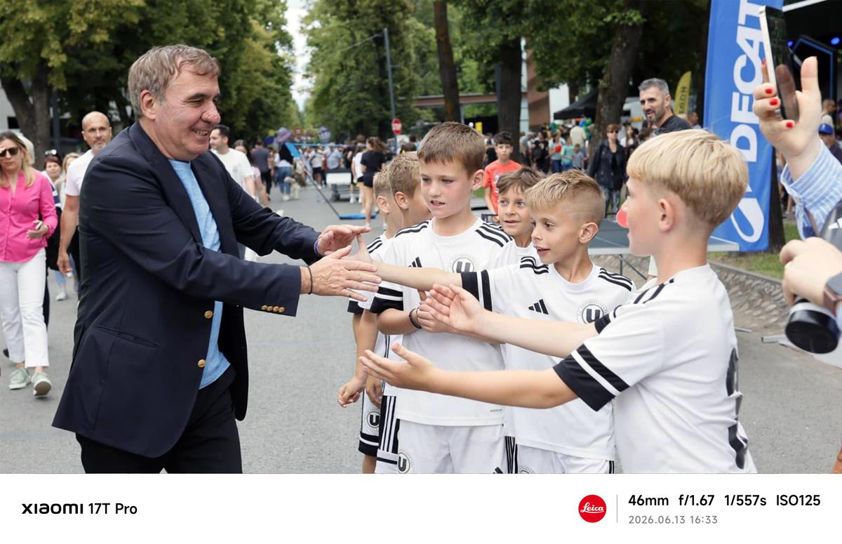 Fotografii de colecție și multe autografe  » Unde a aterizat Gică Hagi, după ce a refuzat să meargă la Campionatul Mondial