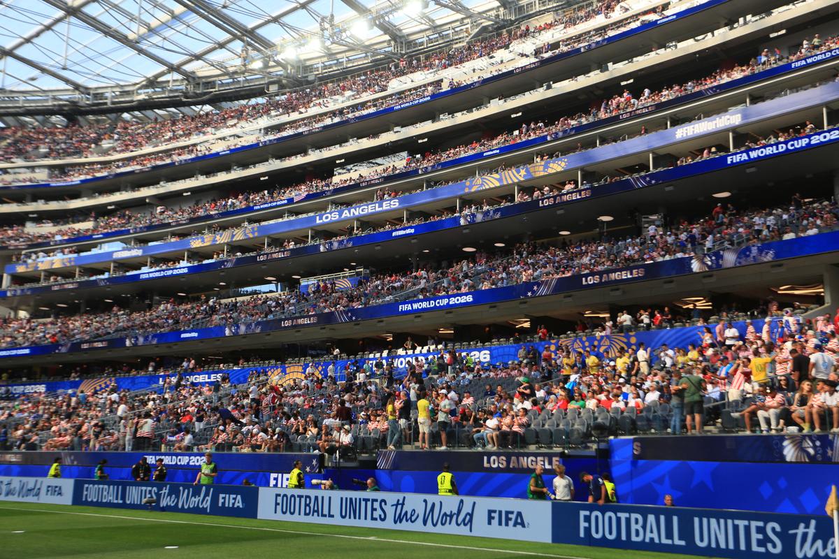 Imagini cu arena SoFi din Los Angeles 2